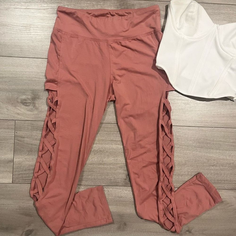 Saho Girls Women's Criss Cross Side Cut Out Leggings Pink Size Small